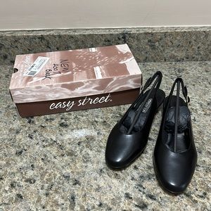 East Street black sling back pump Sz 7